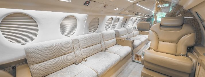 N550JP cabin, divan and club seat